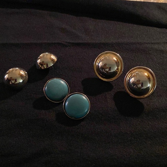 💥A bundle of “Button” Earrings💥 - Picture 3 of 5
